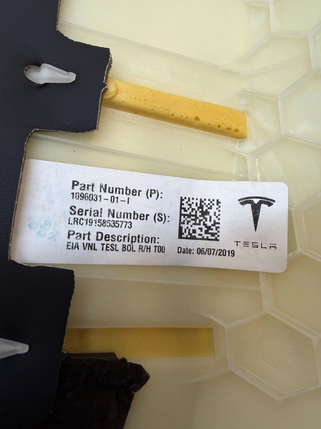 2017-23 Tesla Model 3 Rear RH 2 Row Seat Bolster Cushion Leather 1096031-01-I