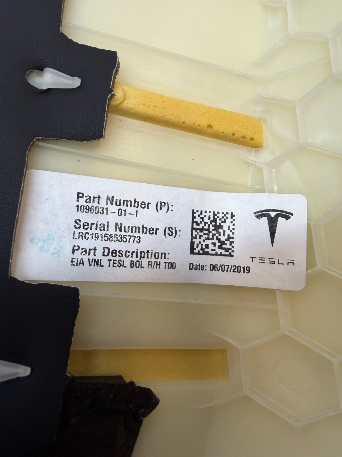 2017-23 Tesla Model 3 Rear RH 2 Row Seat Bolster Cushion Leather 1096031-01-I
