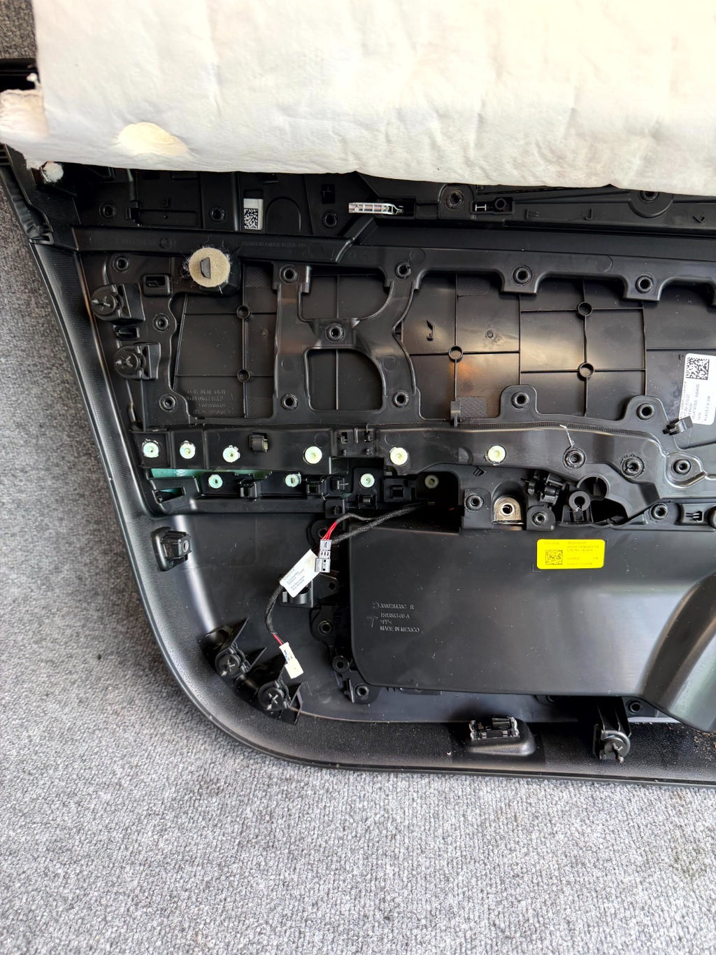 2017-2023 TESLA MODEL 3 FRONT RIGHT SIDE DOOR TRIM PANEL BLACK OEM, 1593863-00-A