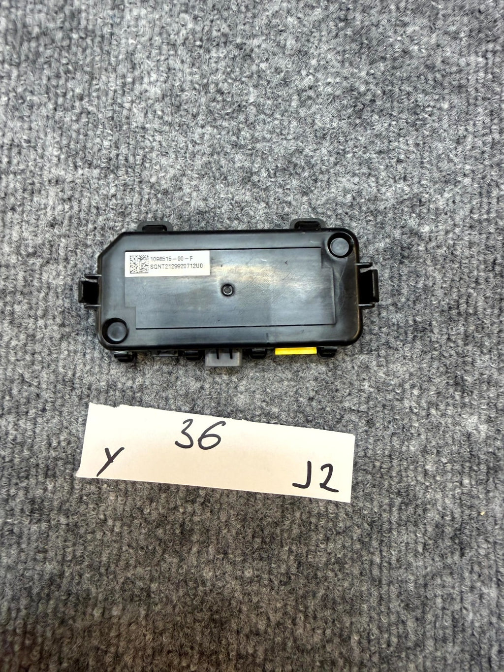 2020-2024 TESLA MODEL Y FRONT RIGHT SEAT COMPUTER CONTROL MODULE OEM, 1098515-00