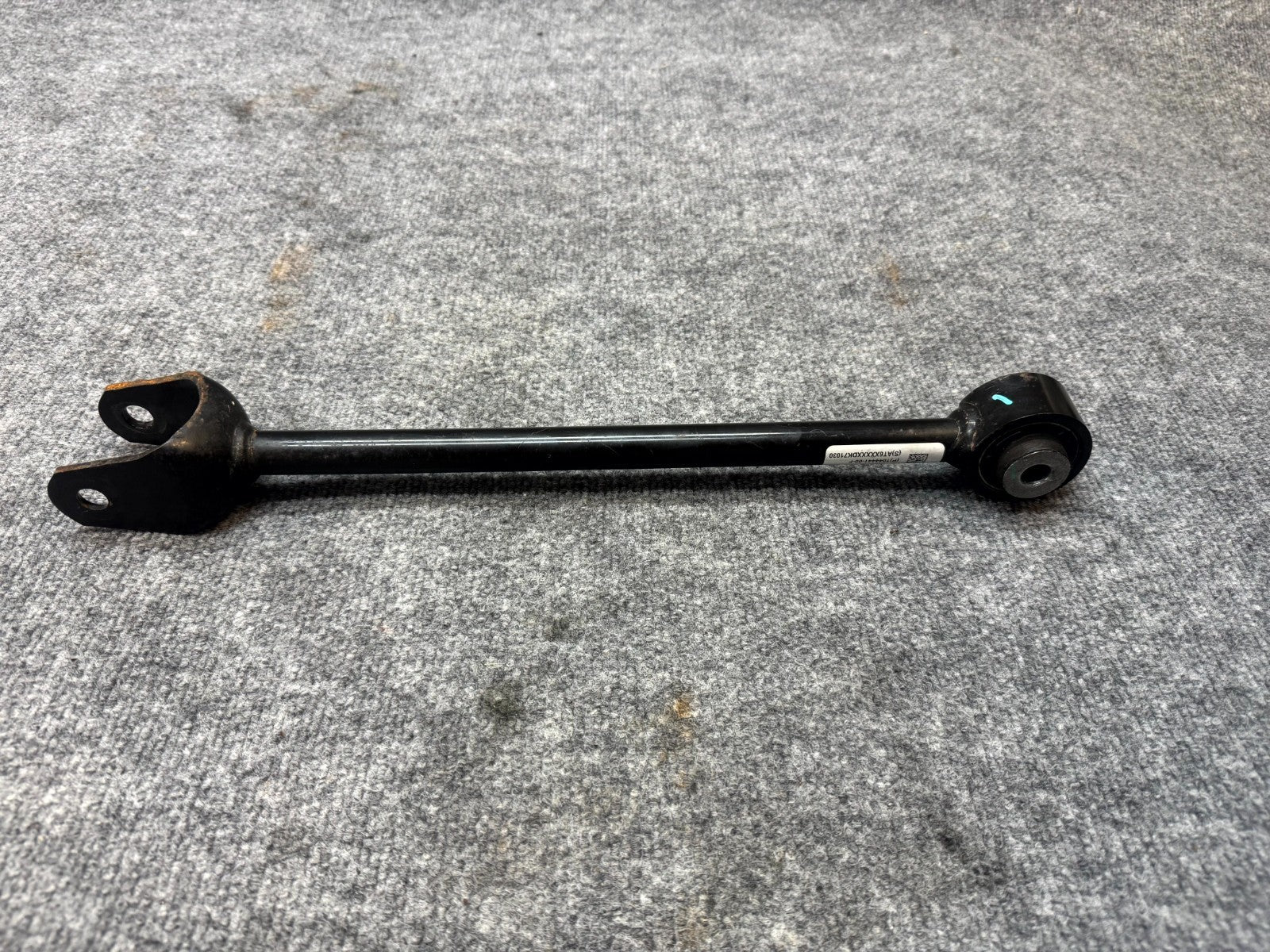 2020 - 2024 TESLA MODEL Y REAR RIGHT / LEFT LOWER CONTROL ARM OEM, 1044441-00-F