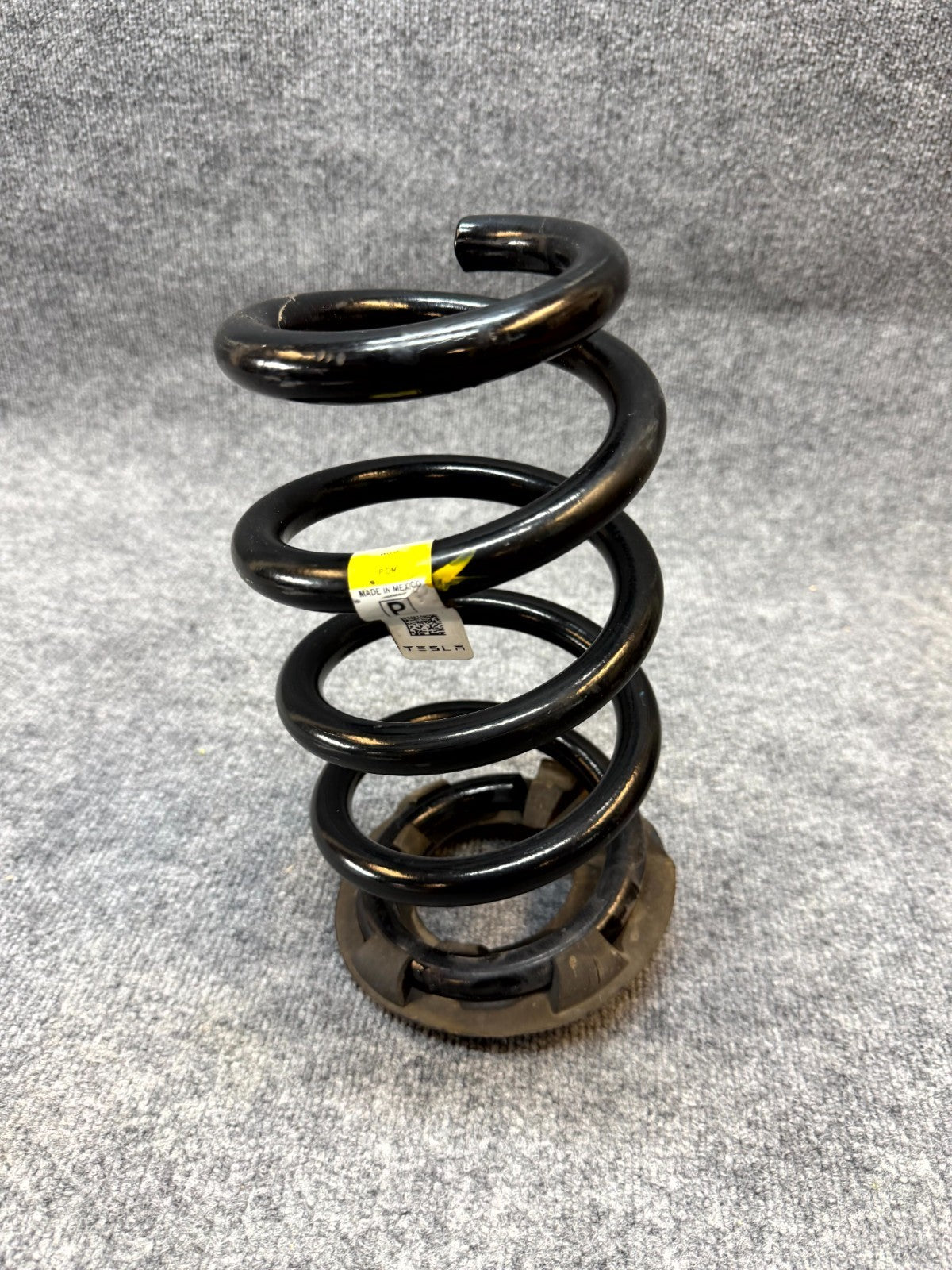 2020 - 2023 TESLA MODEL Y REAR SUSPENSION COIL SPRING OEM, 1188475-00-B