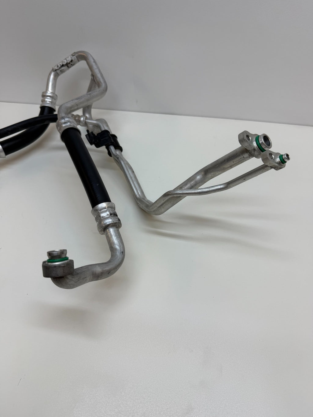 2012-20 TESLA MODEL S HVAC CONDITIONING AC LINE HOSE 6008481-00-A