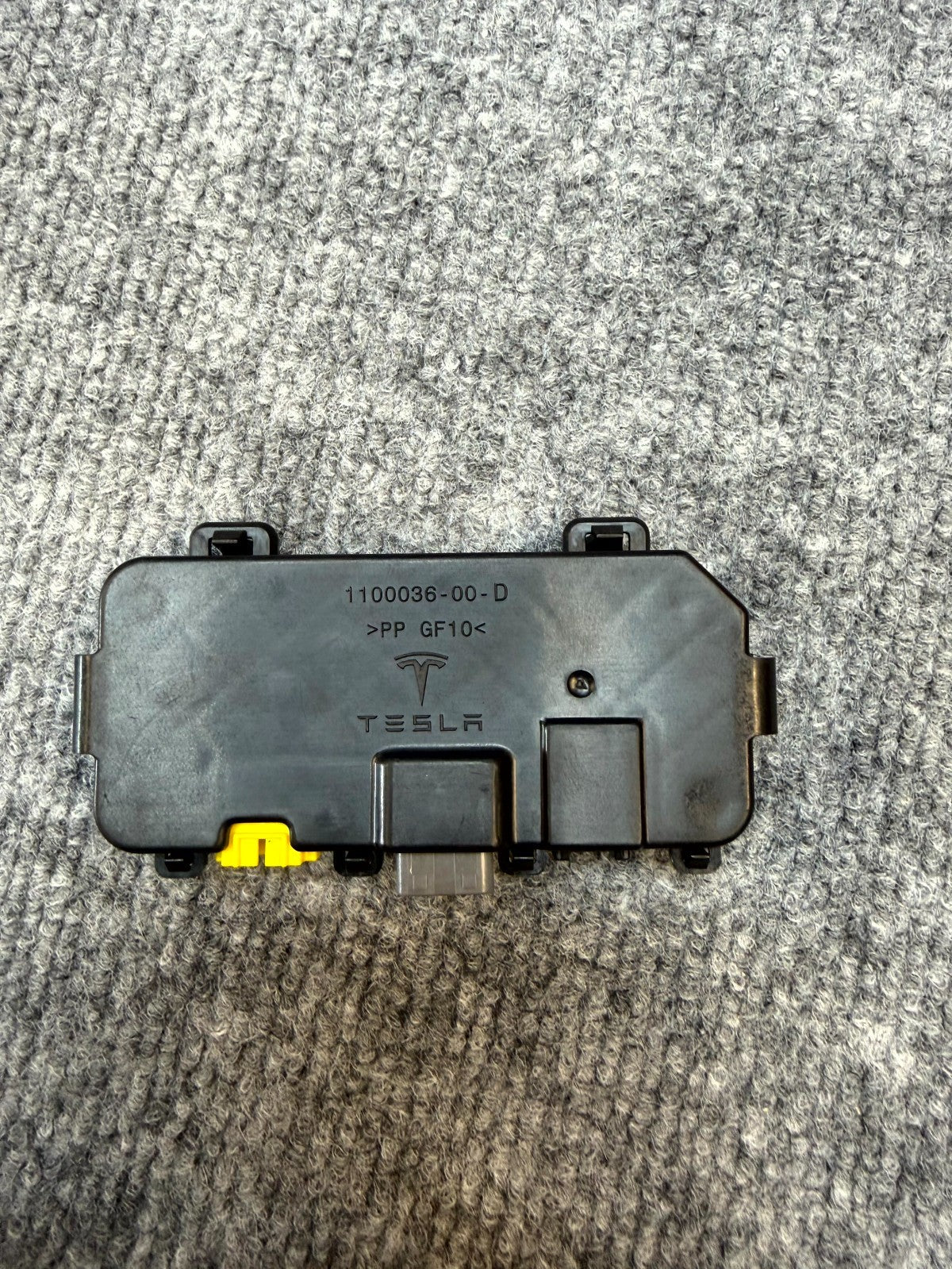 2020-2024 TESLA MODEL Y FRONT RIGHT SEAT COMPUTER CONTROL MODULE OEM, 1098515-00