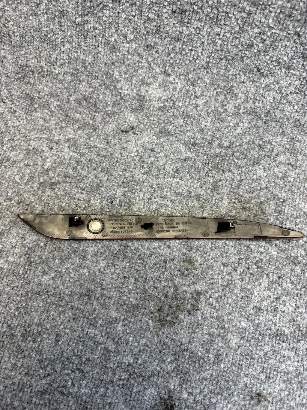 2017-2023 TESLA MODEL 3 REAR LEFT SIDE BUMPER REFLECTOR LIGHT OEM, 1077406-00-F