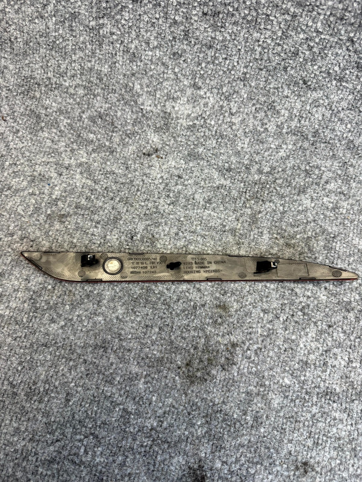 2017-2023 TESLA MODEL 3 REAR LEFT SIDE BUMPER REFLECTOR LIGHT OEM, 1077406-00-F