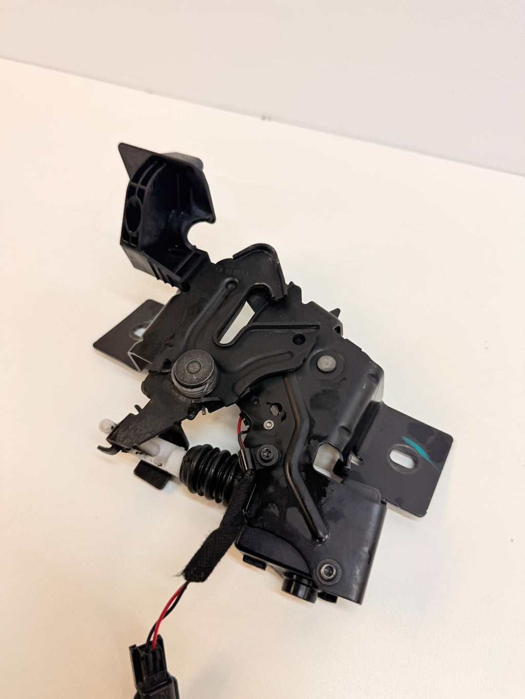 2012-2016 Tesla Model S Front Hood Lock Latch Secondary Release 6007572-00-E