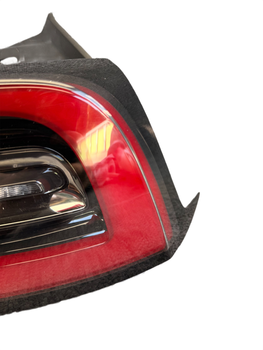 2017-2023 TESLA MODEL 3 Y TAIL LIGHT RIGHT PASSENGER SIDE 1077398