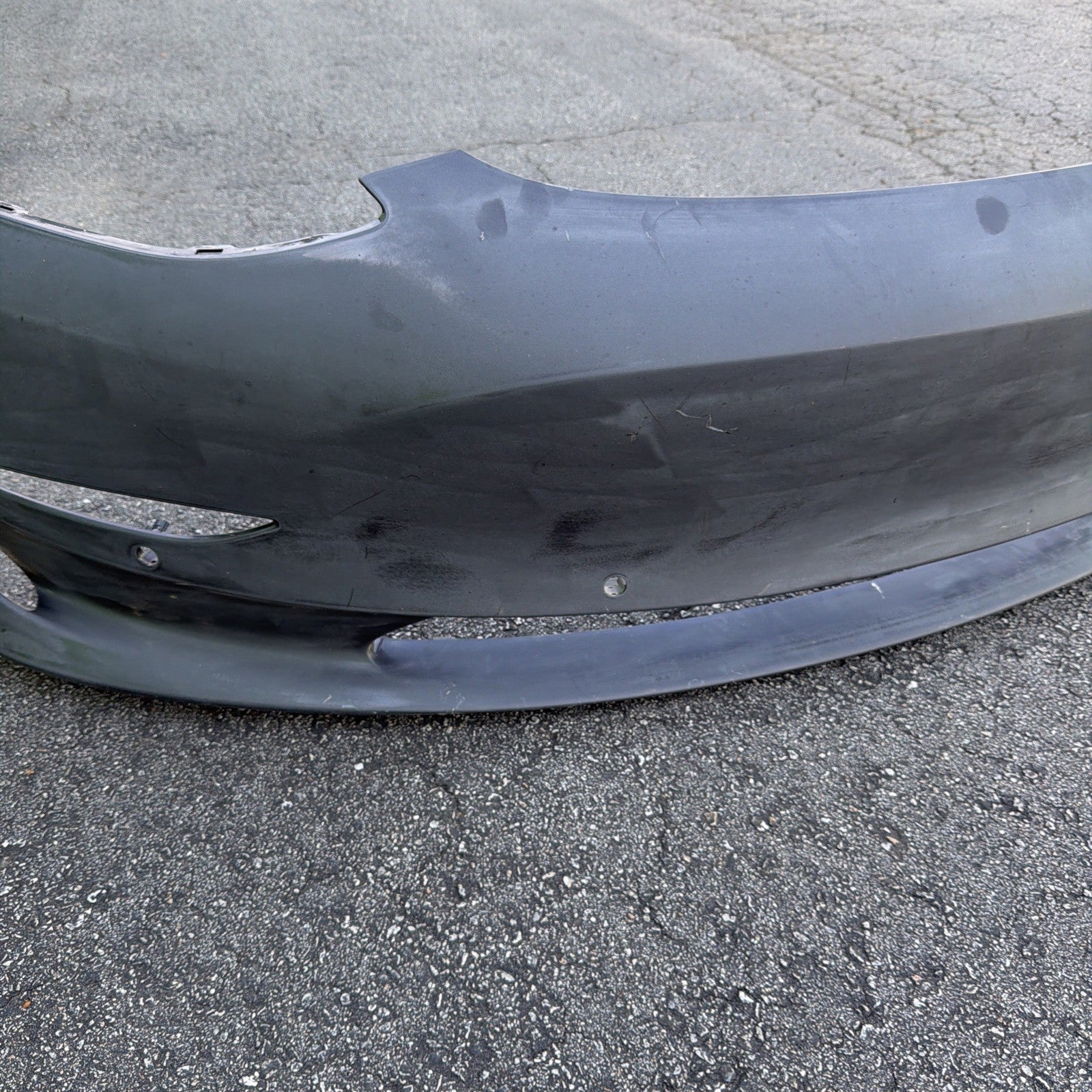OEM 2019-2023 Tesla Model 3 Front Bumper Cover Assembly w/sensors 1084168-S0-E