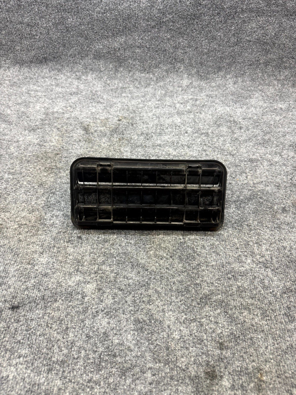 2017-2023 TESLA MODEL 3 REAR RH/LH SIDE QUARTER AIR VENT GRILLE OEM,1098751-00-C
