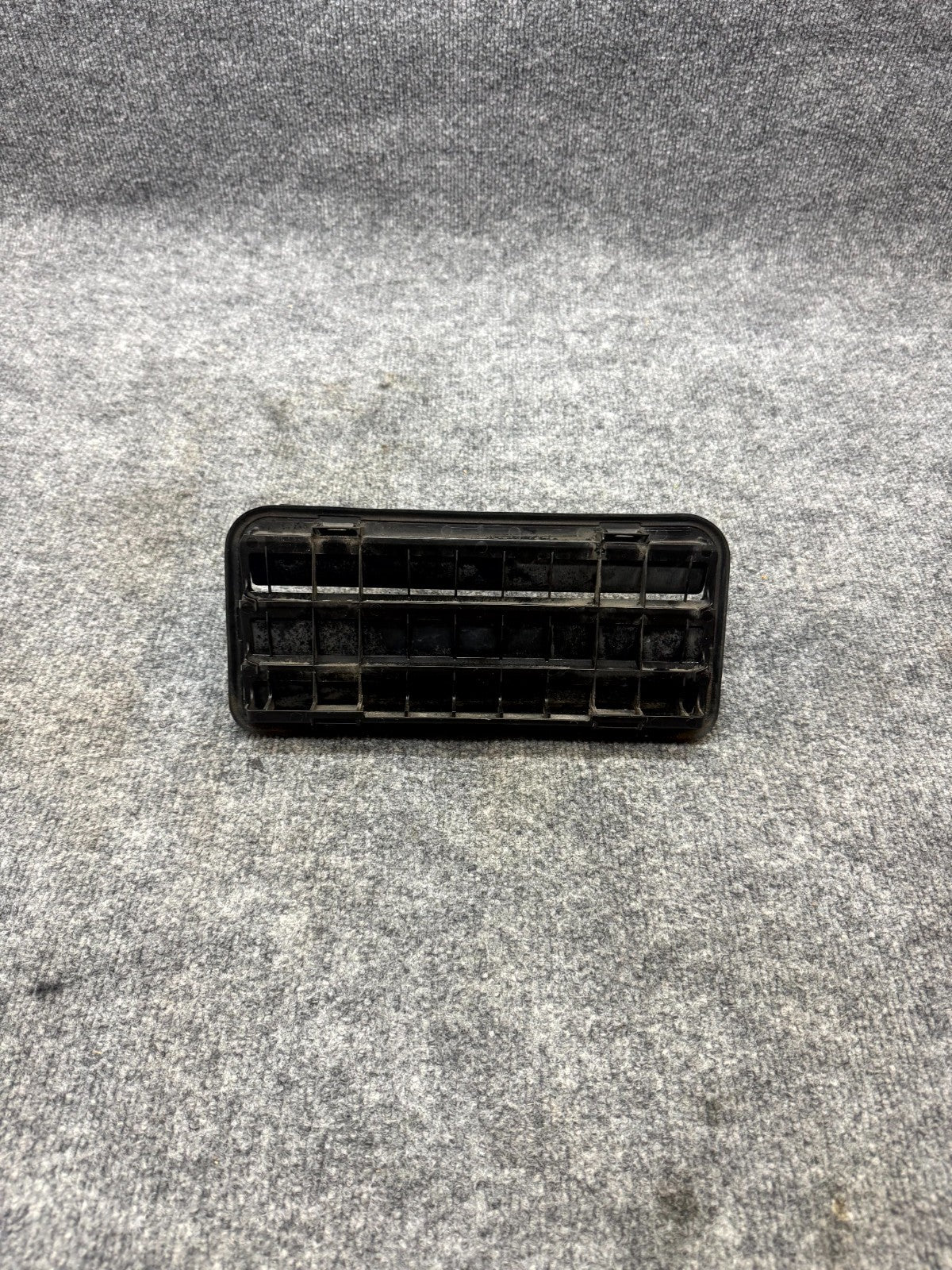 2017-2023 TESLA MODEL 3 REAR RH/LH SIDE QUARTER AIR VENT GRILLE OEM,1098751-00-C