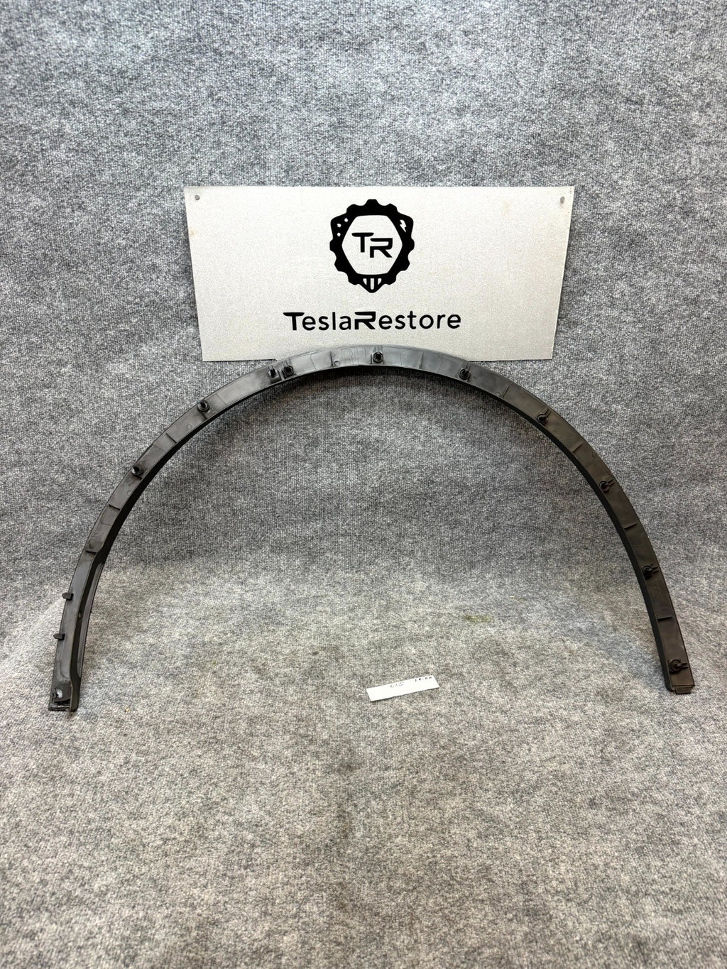 2020 - 2024 TESLA MODEL Y FRONT RIGHT SIDE WHEEL FLARE MOLDING OEM, 1494162-00-C