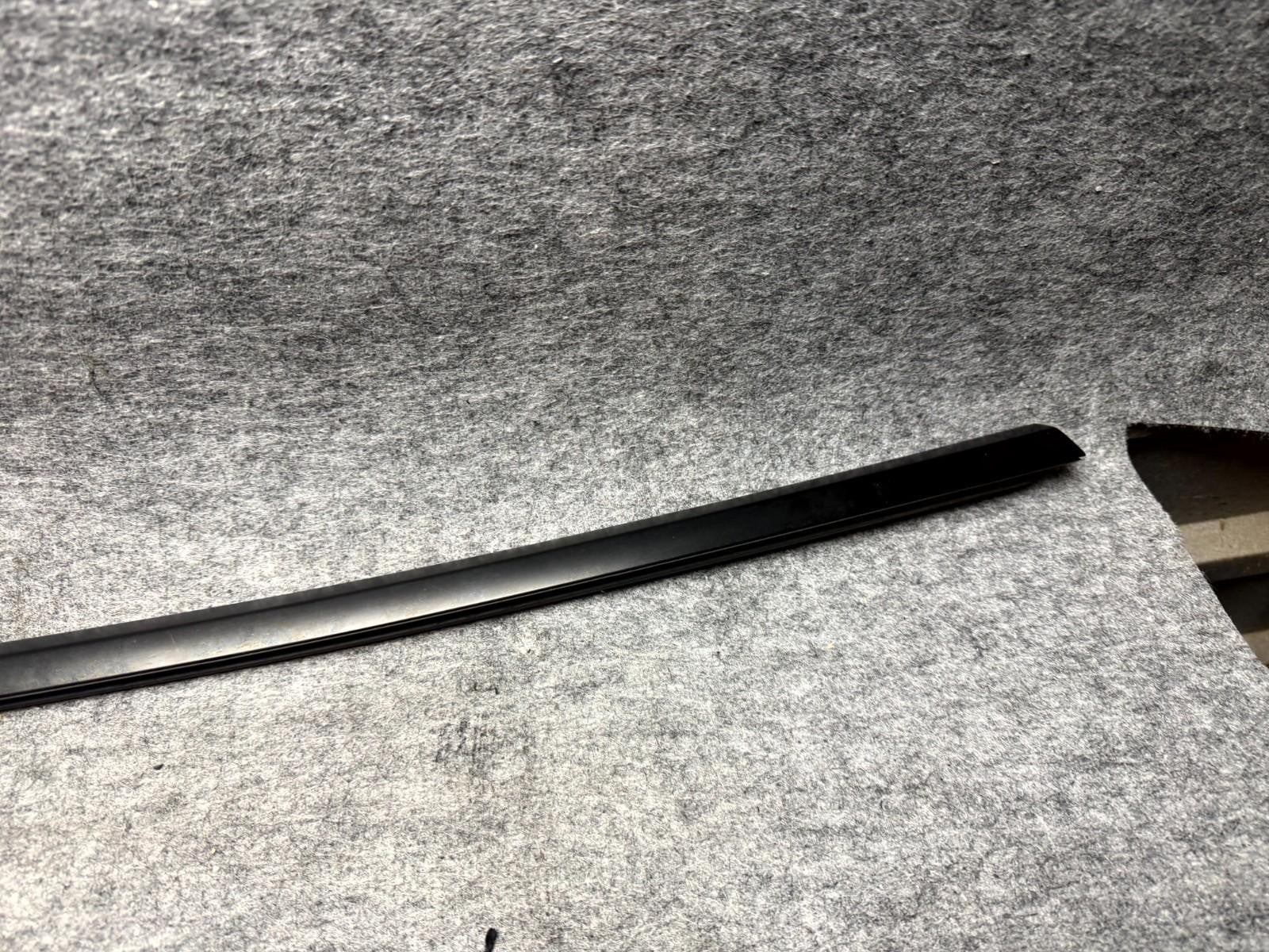 ♦️2017-2023 TESLA MODEL 3 REAR RIGHT WINDOW WEATHERSTRIP TRIM OEM, 1080746-00-D