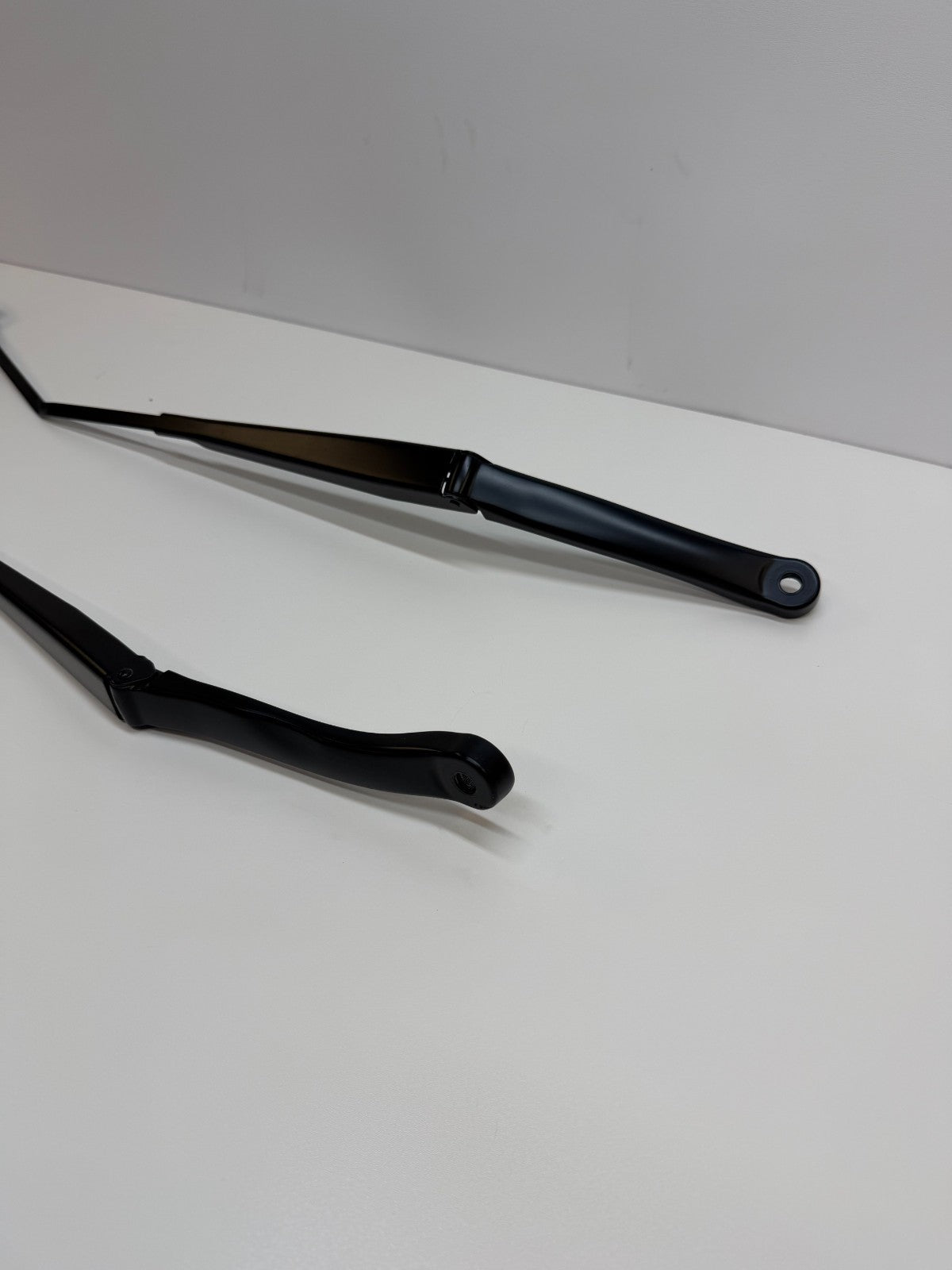16-20 Tesla Model S Front Right Left Side Windshield Wiper Arm Set 6005951-00-C