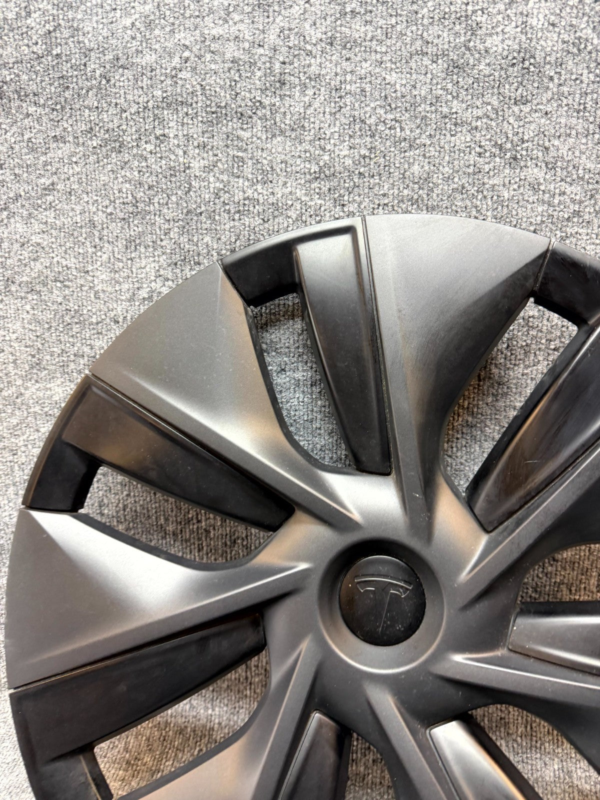 2020 - 2024 TESLA MODEL Y GEMINI WHEEL RIM HUBCAP COVER OEM, 1044235-00-C