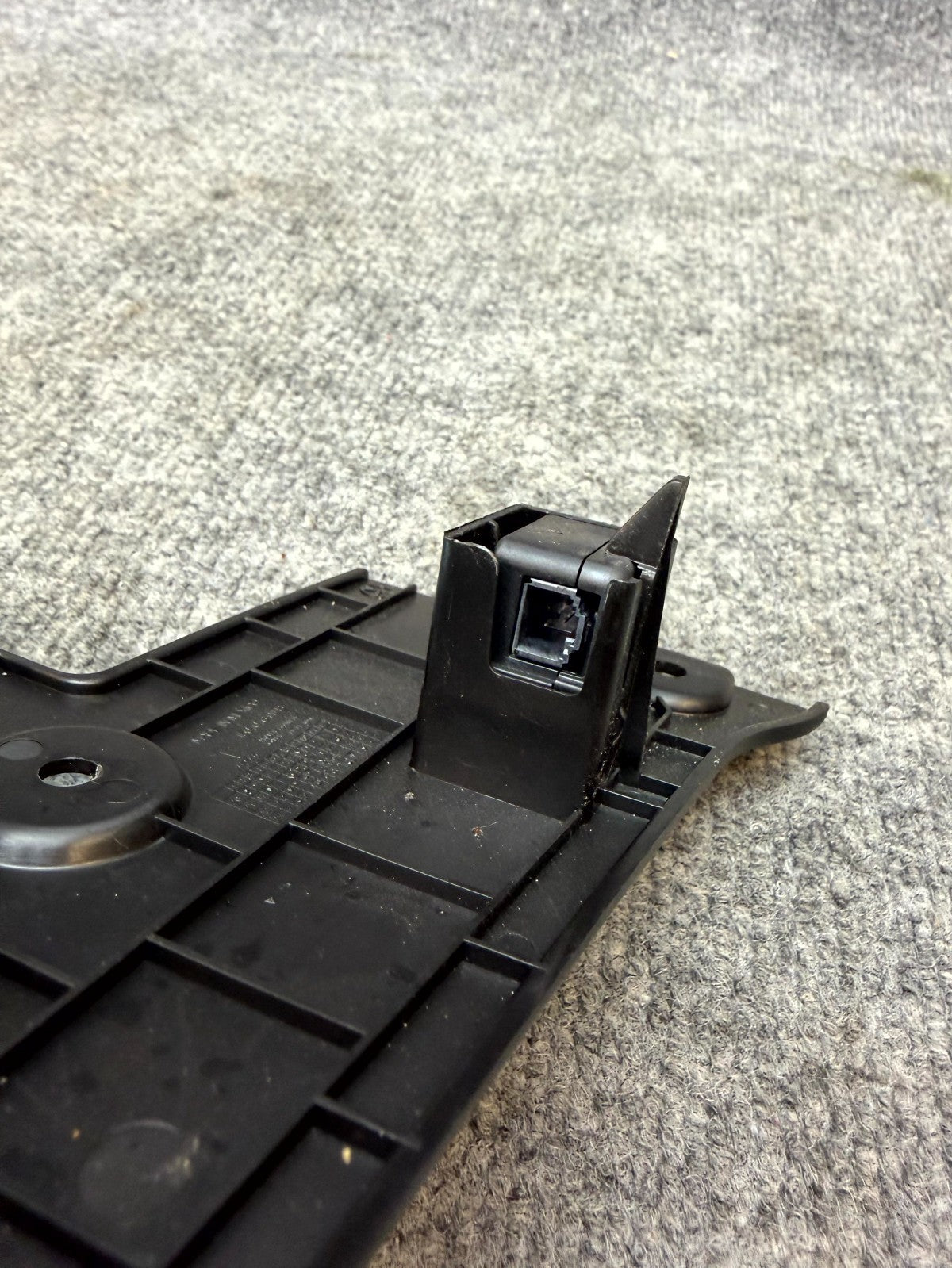 17-23 TESLA MODEL 3 LEFT UNDER DASHBOARD FOOTWHEEL STEERING TRIM OEM, 150707600B