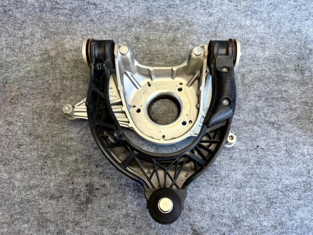 ♦️17-23 TESLA MODEL 3 RIGHT SIDE UPPER STRUT MOUNT BRACKET ARM SET OEM,104432600