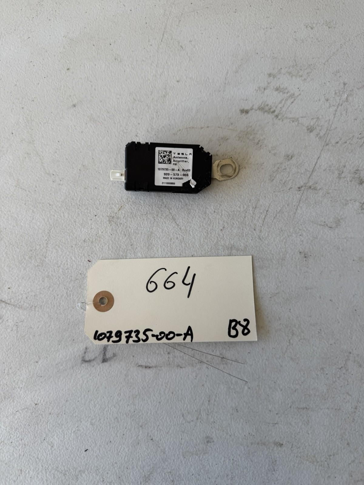 ♦️17–23 TESLA MODEL 3 REAR LEFT SIDE ANTENNA AMPLIFIER MODULE OEM, 1079735-00-A