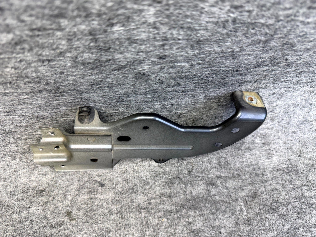 ♦️17-23 TESLA MODEL 3 FRONT LEFT SIDE FENDER SUPPORT BRACKET OEM, 1092304-00-B