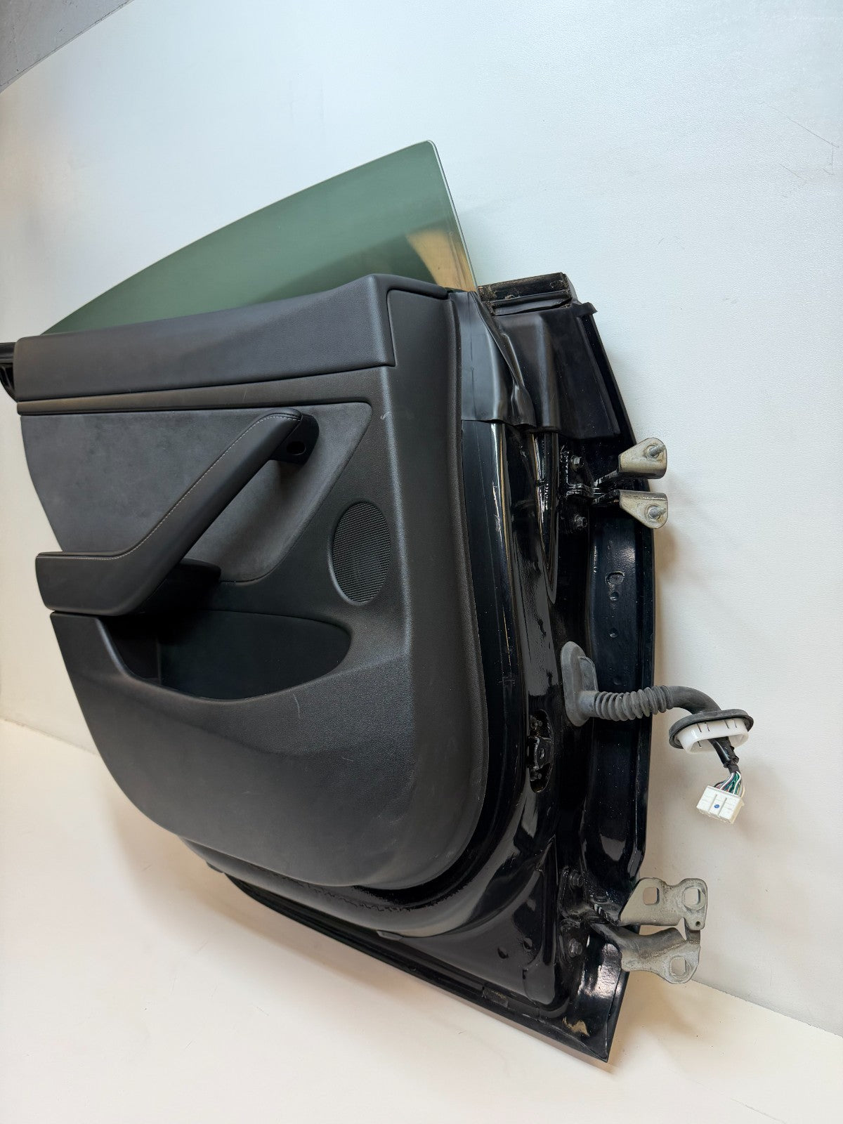 2017-2023 TESLA MODEL 3 REAR LEFT COMLETE DOOR ASSEMBLY