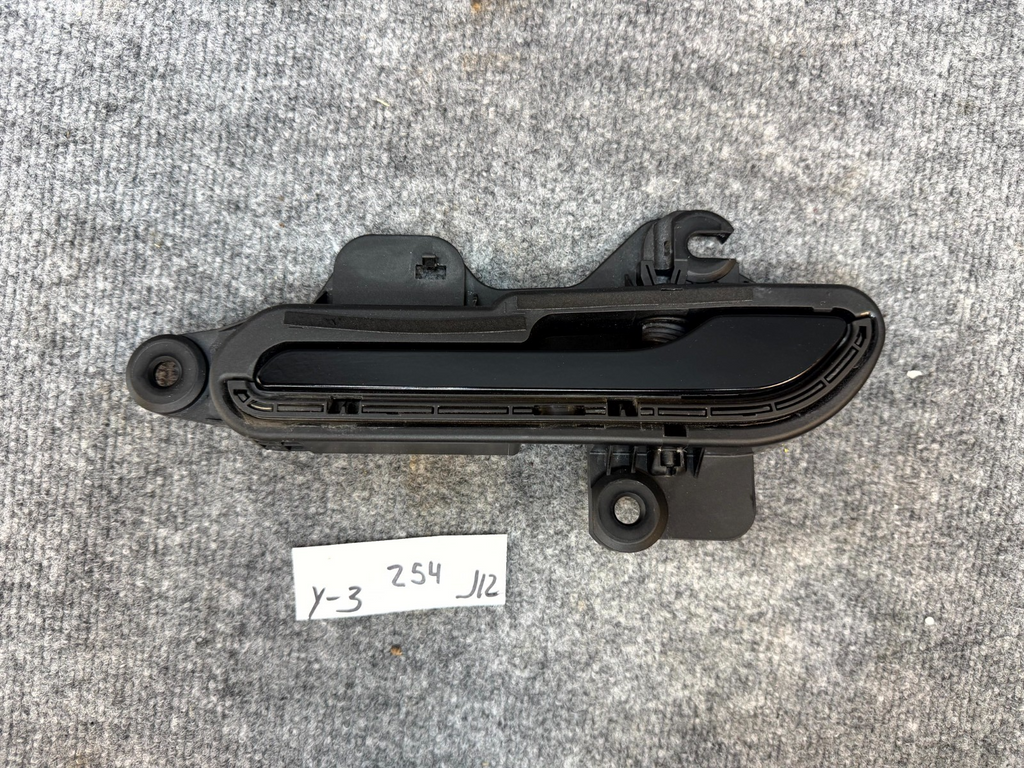 2020 - 2024 TESLA MODEL Y FRONT/REAR LEFT SIDE DOOR HANDLE OEM, 1528114-00-D