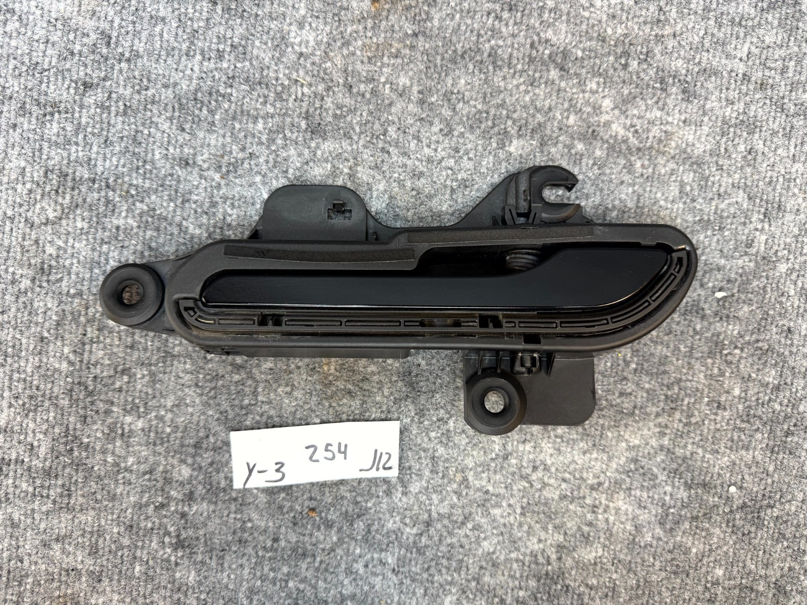 2020 - 2024 TESLA MODEL Y FRONT/REAR LEFT SIDE DOOR HANDLE OEM, 1528114-00-D