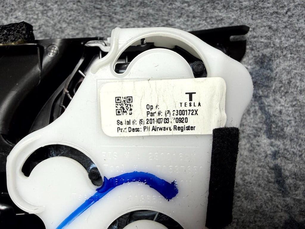 ♦️17-23 TESLA MODEL 3 DASH RIGHT SIDE HEATER AC AIR VENT DUCT OEM, 1083325-00-G