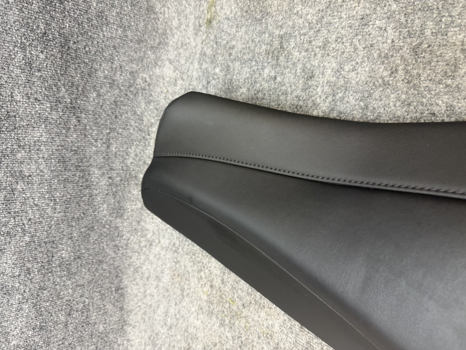 2020 - 2024 TESLA MODEL Y REAR LEFT SIDE SEAT BOLSTER CUSHION OEM, 1096027-61-I