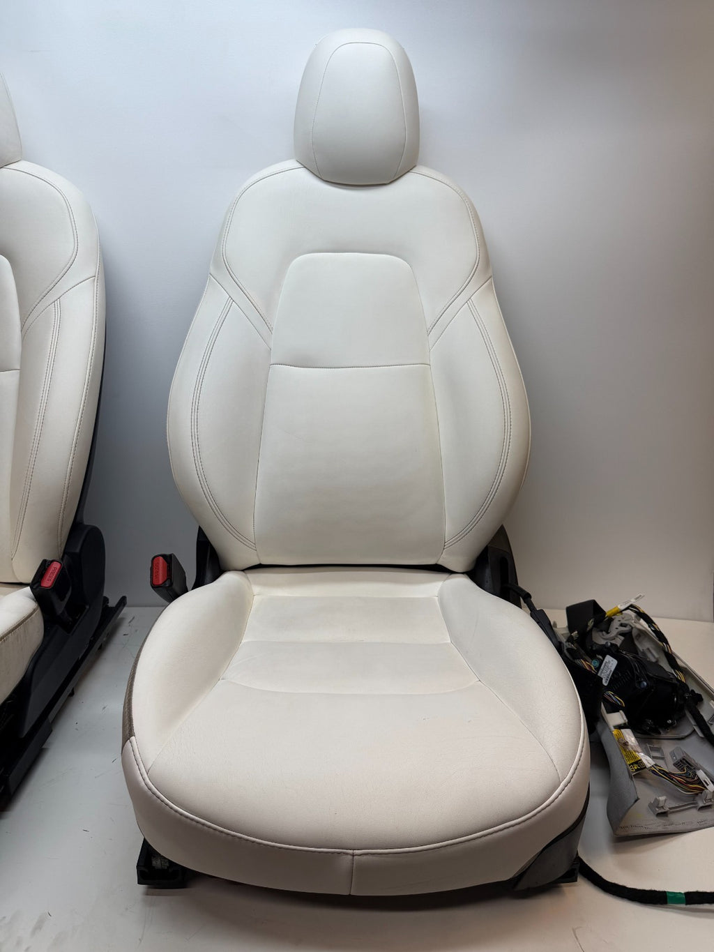 2017-2023 TESLA MODEL Y FRONT & REAR SET OF SEATS ASSY WHITE