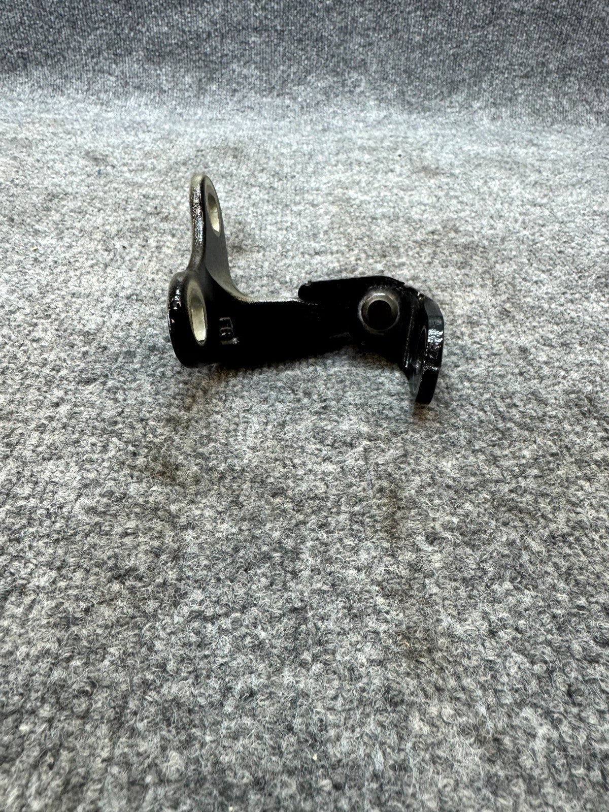 2020-2024 TESLA MODEL Y FRONT RIGHT PASSENGER SIDE DOOR HINGE OEM, 1626075-00-C