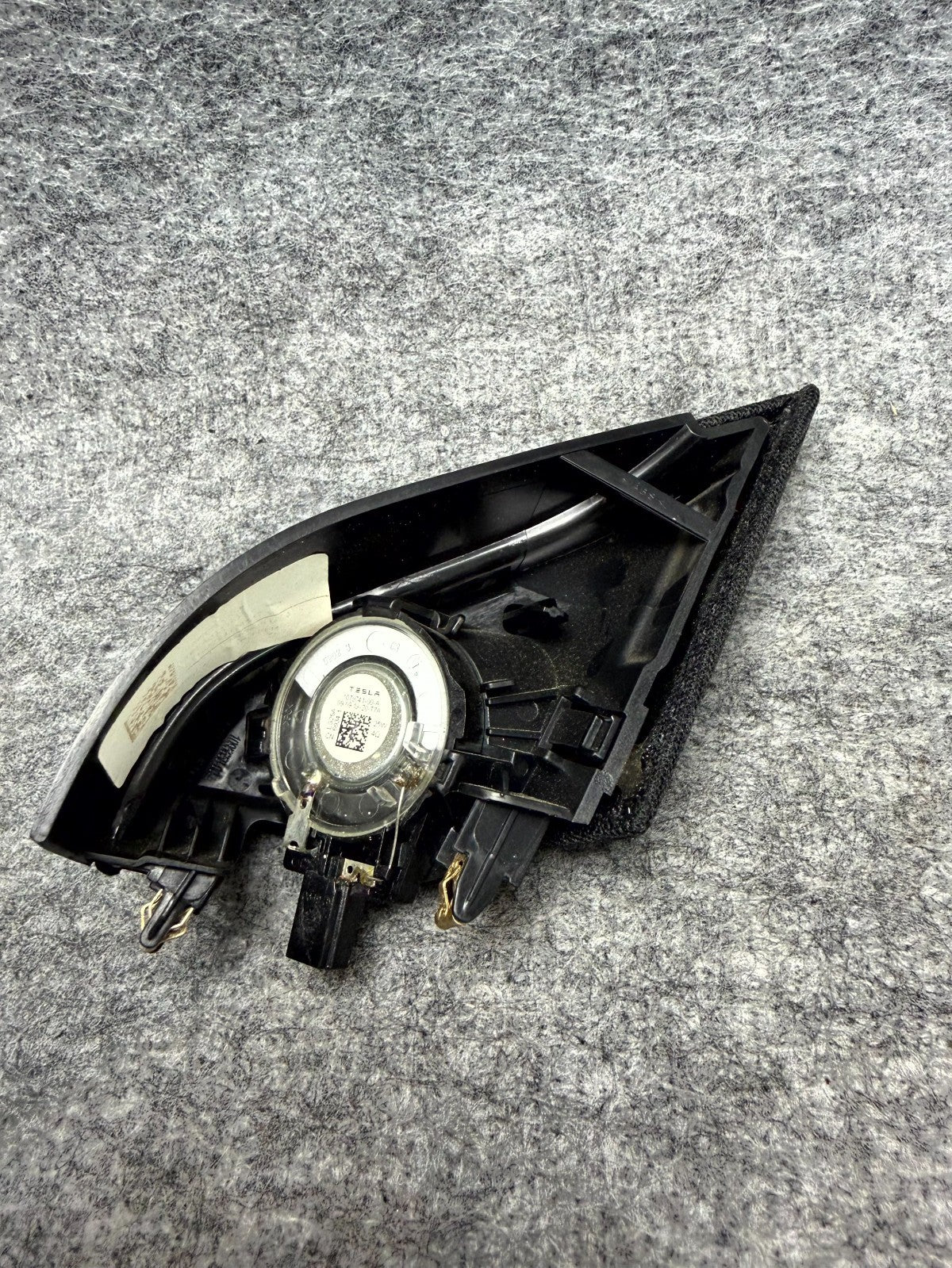 ♦️17–23 TESLA MODEL 3 FRONT LEFT AUDIO TWEETER & SPEAKER COVER OEM, 1095657-00-F