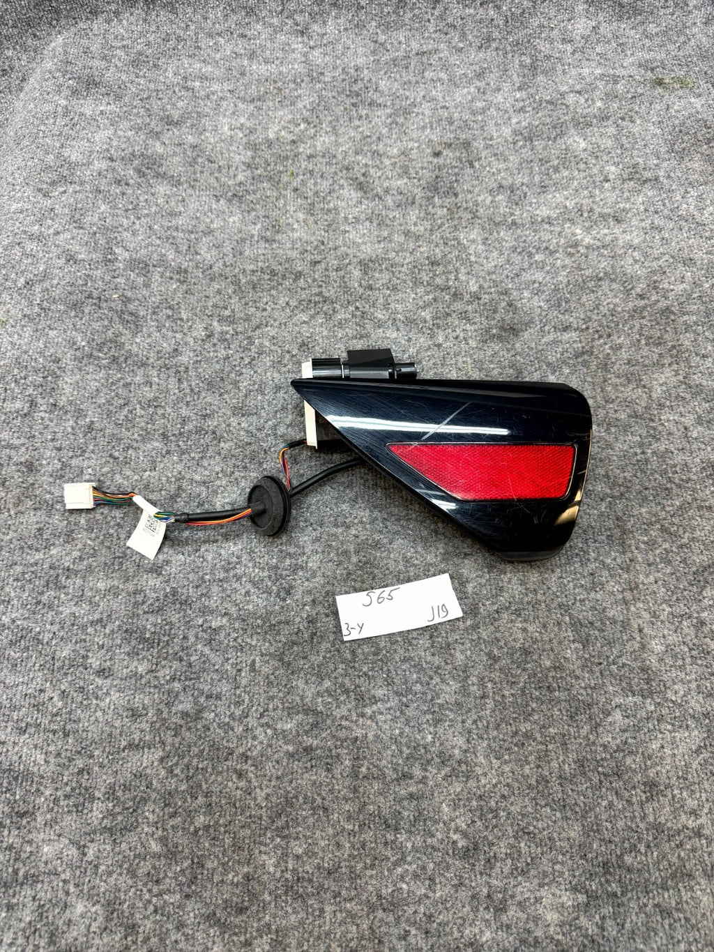 2017–2023 TESLA MODEL 3 LEFT TAIL LIGHT REFLECTOR COVER TRIM OEM, 1084854-00-G
