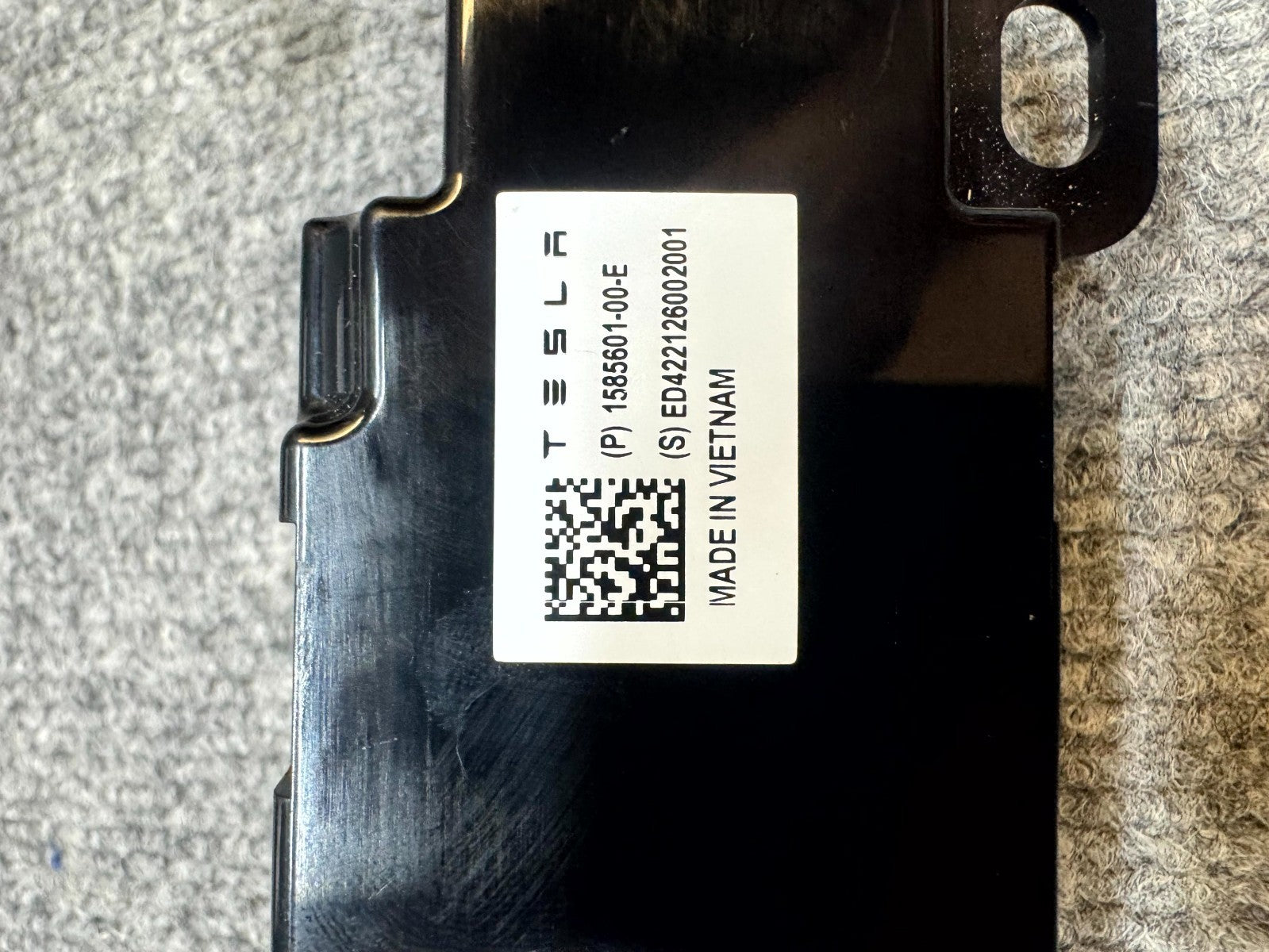 2020-2024 TESLA MODEL Y WIFI BLUETOOTH ANTENNA CONTROL MODULE OEM, 1585601-00-E