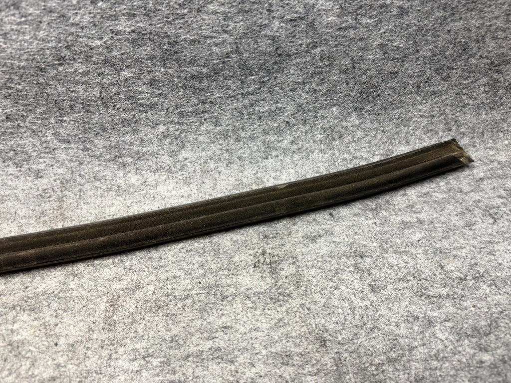 ♦️2017–2023 TESLA MODEL 3 FRONT LEFT DOOR WINDOW BELT MOLDING OEM, 1080681-00-H