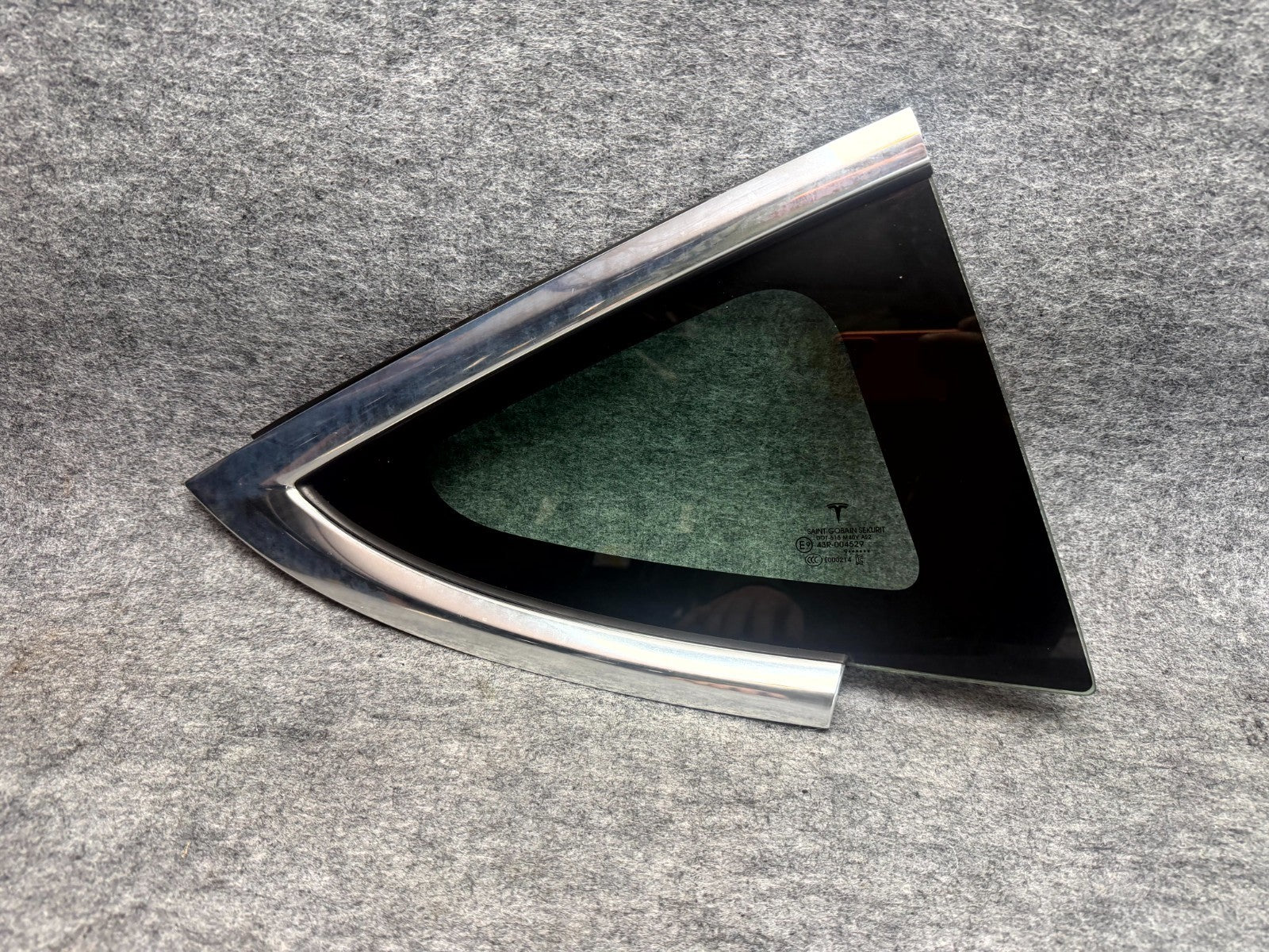 ♦️17–23 TESLA MODEL 3 REAR RIGHT SIDE DOOR QUARTER WINDOW GLASS OEM, 43R-004529