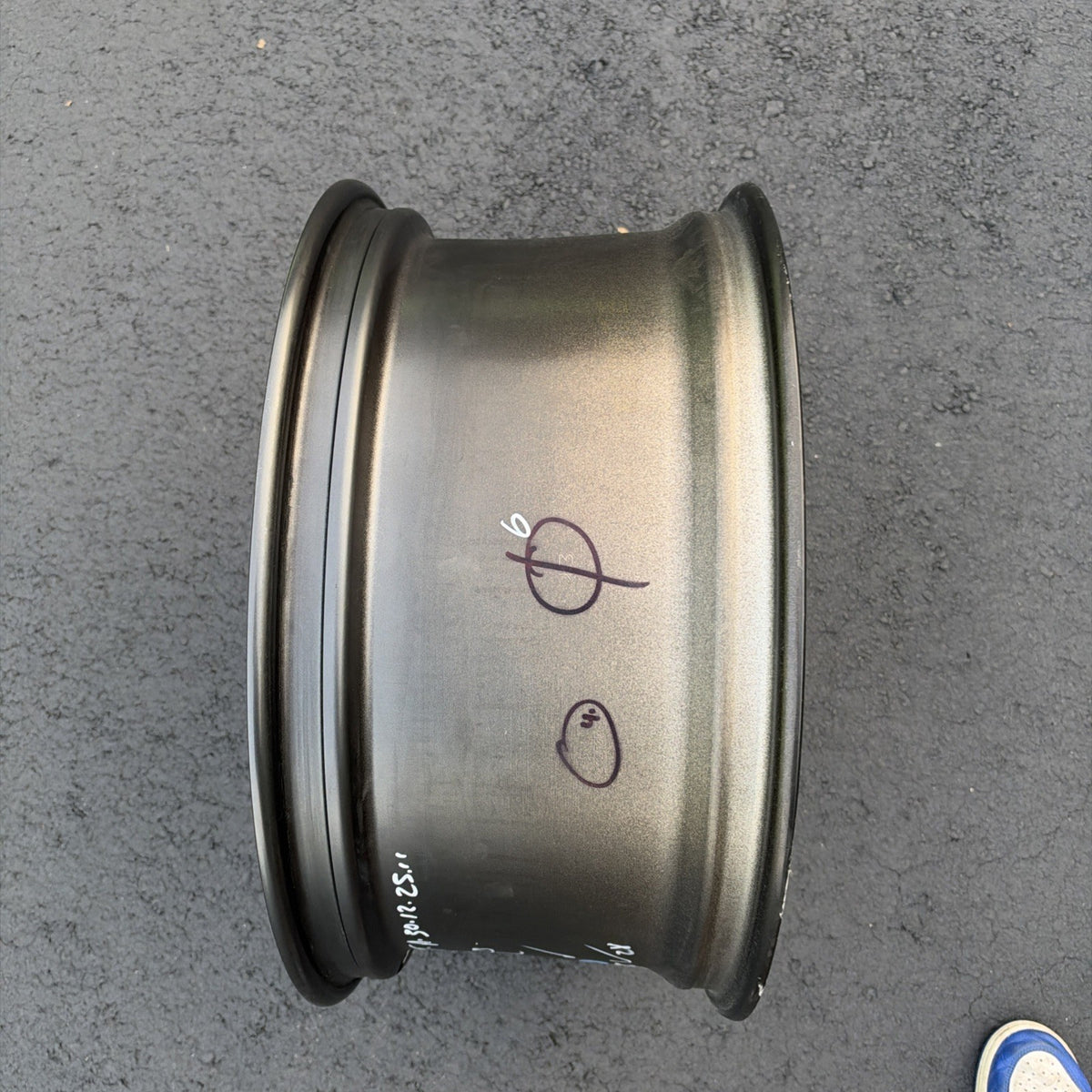 2025-2026 TESLA MODEL Y REAR 21" OEM WHEEL 21X9.5 RIM ARACHNID 2.0 2188228-00-A