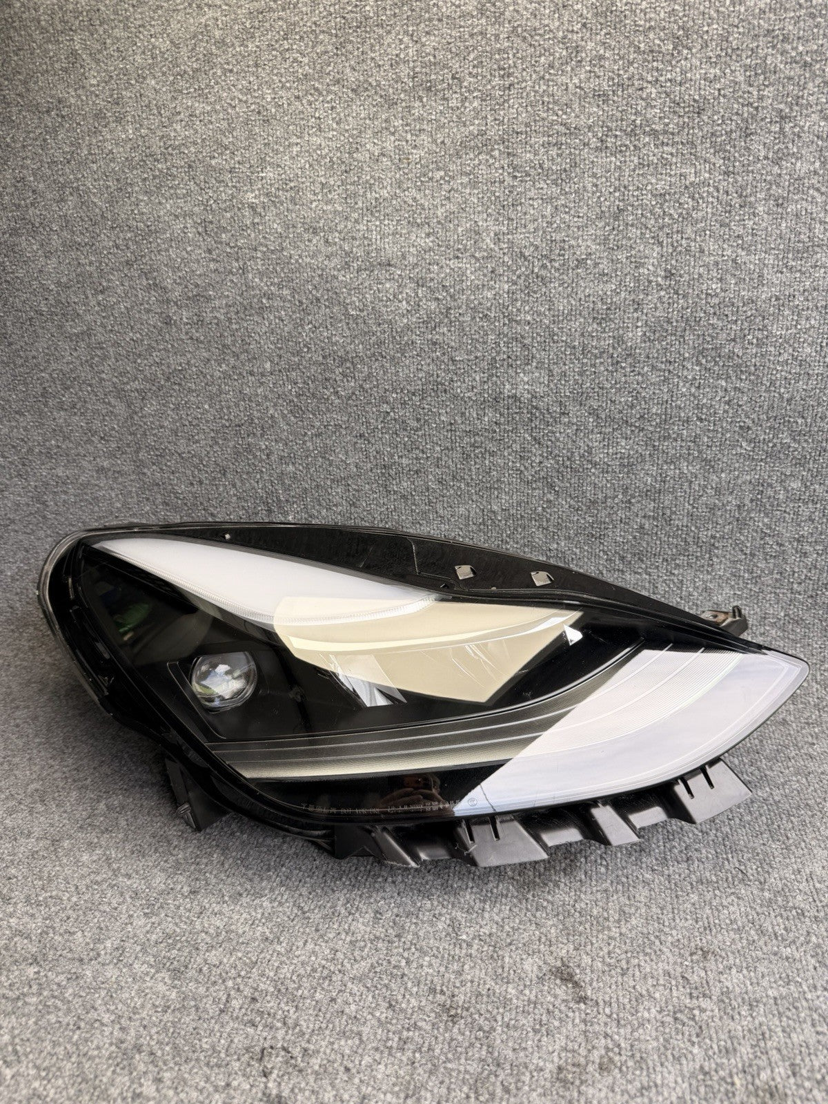 For Tesla 21-23 Model 3/ 20-24 Model Y Right LED Headlight Headlamp 1514953-00-E