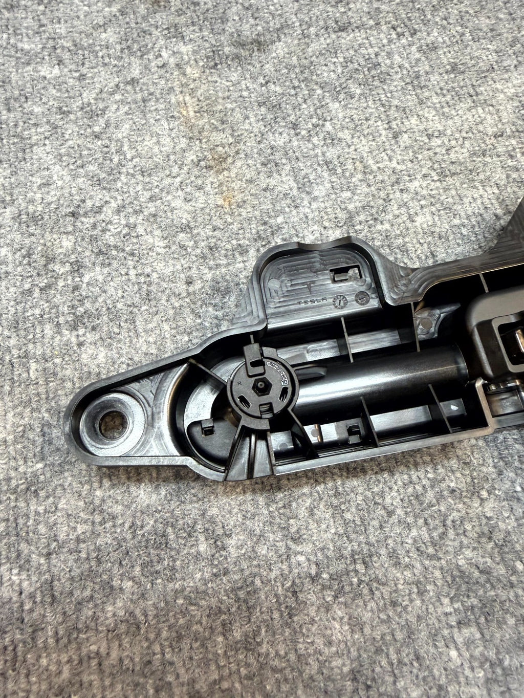 2020 - 2024 TESLA MODEL Y FRONT/REAR RIGHT SIDE DOOR HANDLE OEM, 1528115-00-D