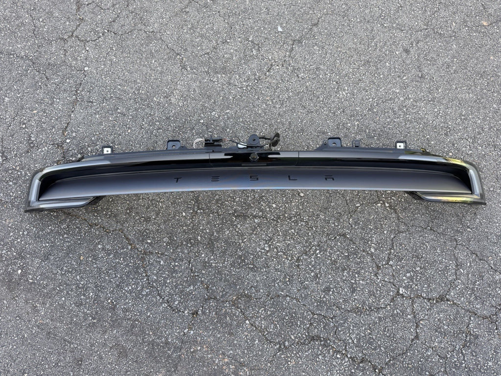 2025-2026 Tesla Model Y Liftgate Lamp OEM Rear Trunk Light 2004606-00-B