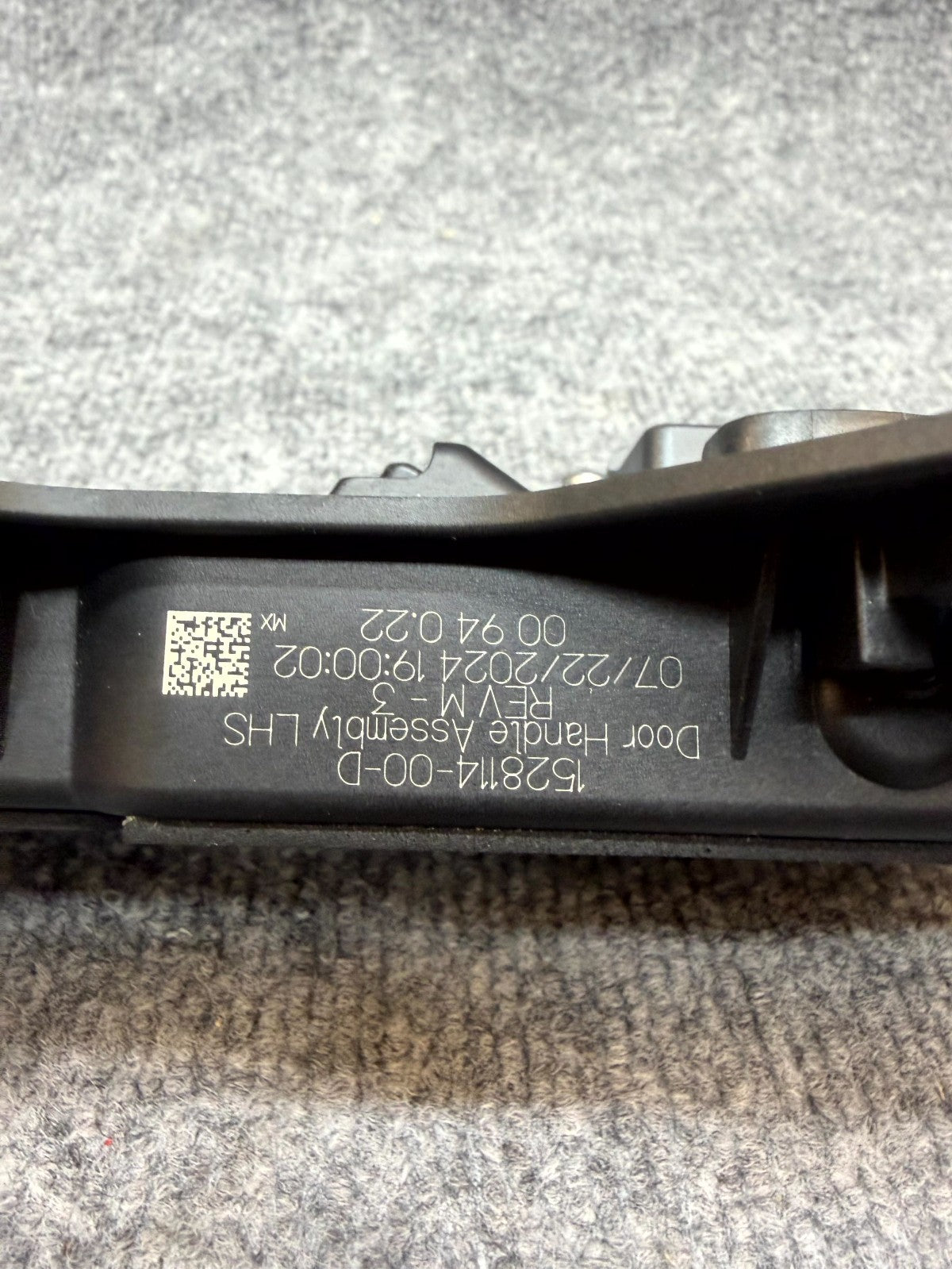 2020 - 2024 TESLA MODEL Y FRONT/REAR LEFT SIDE DOOR HANDLE OEM, 1528114-00-D