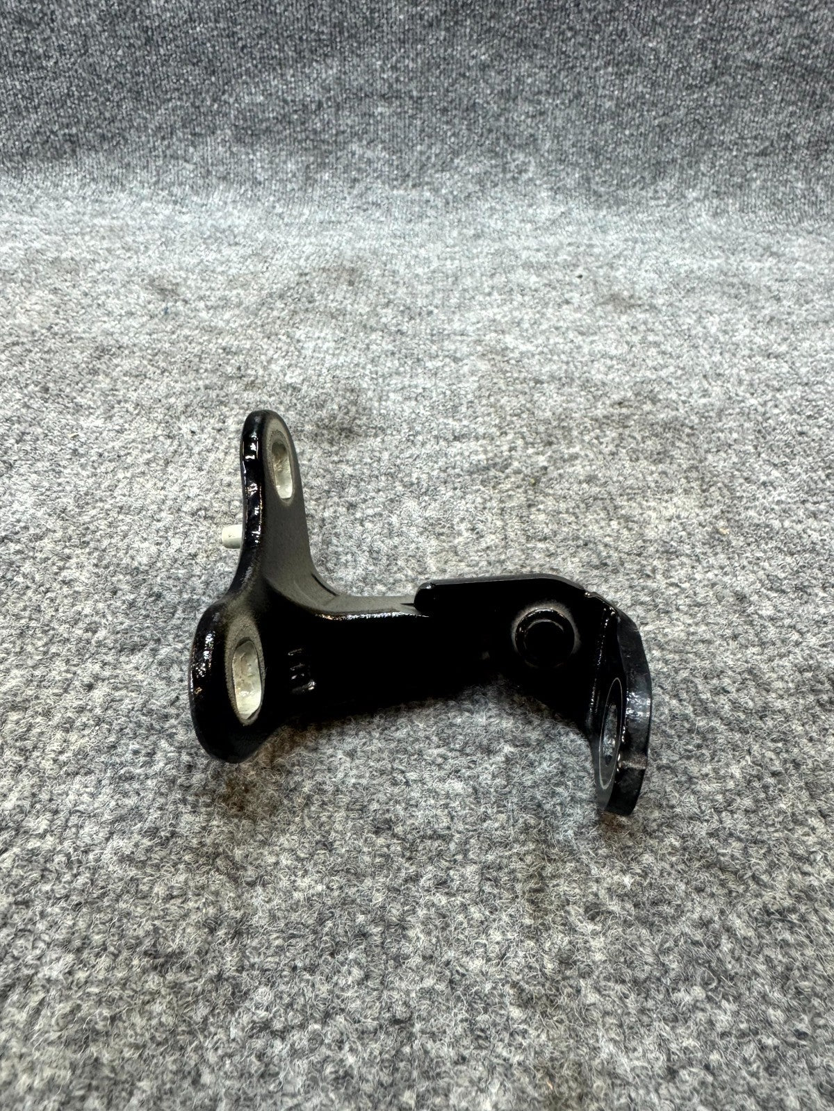 2020-2024 TESLA MODEL Y FRONT RIGHT PASSENGER SIDE DOOR HINGE OEM, 1626075-00-C