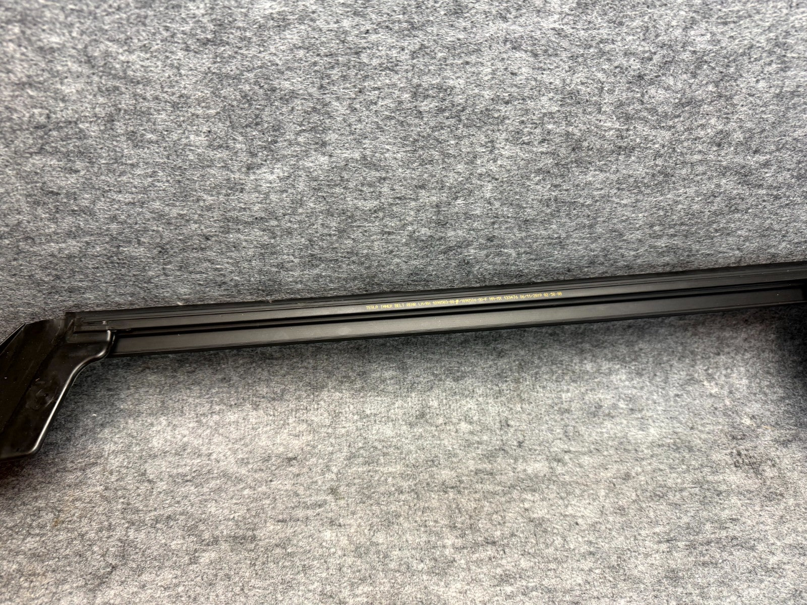 ♦️2017-2023 TESLA MODEL 3 REAR RIGHT SIDE DOOR WEATHER STRIPPING OEM, 109050400F
