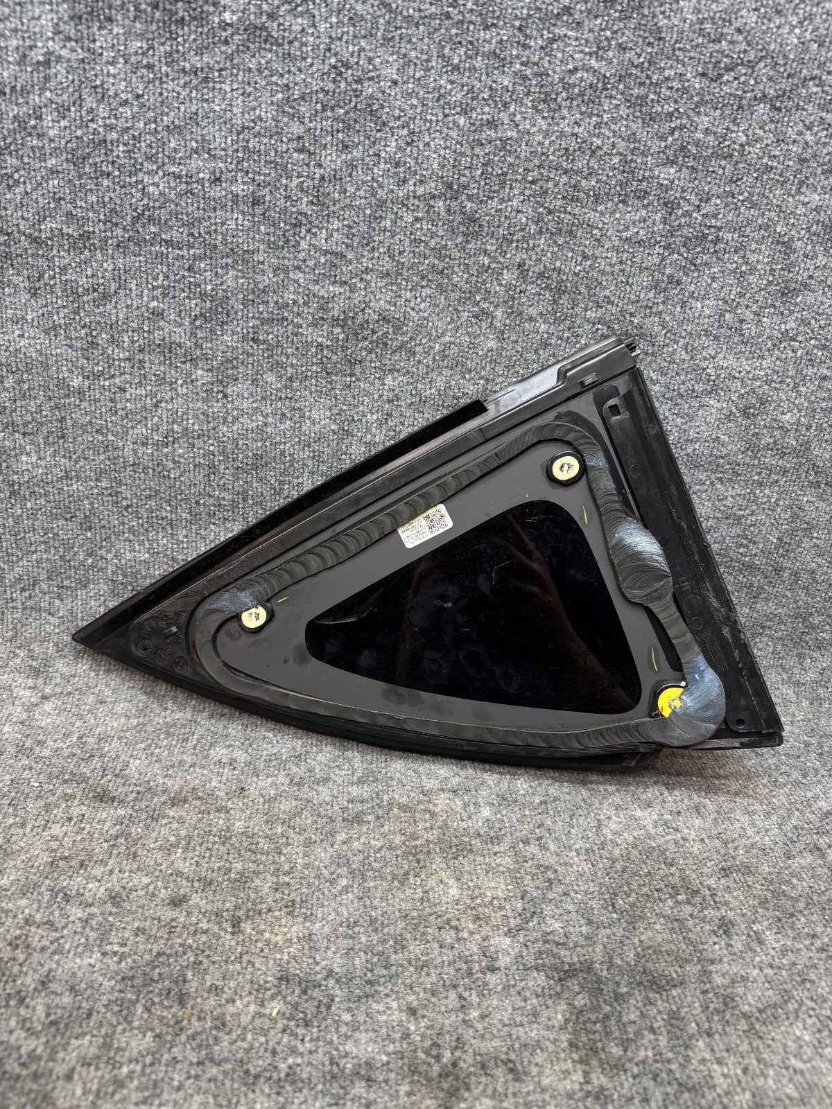 2020 – 2024 TESLA MODEL Y REAR LEFT SIDE QUARTER WINDOW GLASS OEM, 1495740-00-H