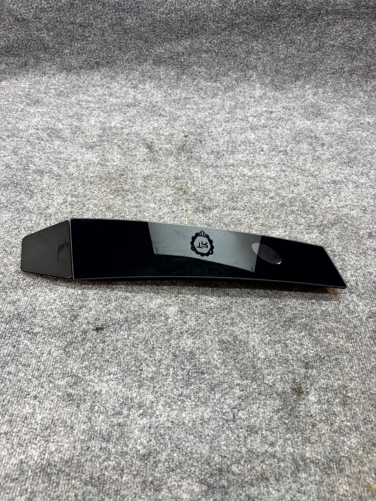 2017‑2023 TESLA MODEL 3 LEFT B‑PILLAR APPLIQUE GLASS TRIM MOLDING OEM, 110043700