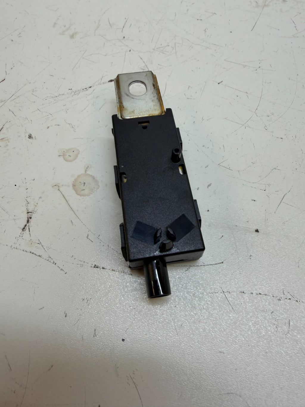 2020-2024 TESLA MODEL Y REAR ANTENNA AMPLIFIER FM RADIO MODULE UNIT 1551330-00-B