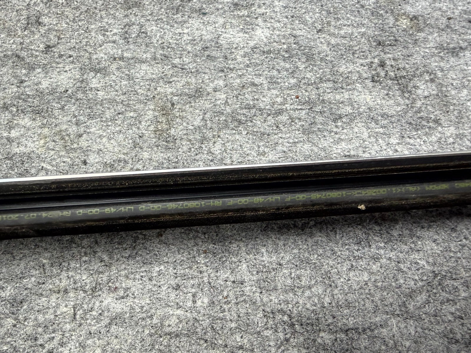 ♦️2017–2023 TESLA MODEL 3 REAR LEFT DOOR WINDOW BELT MOLDING OEM, 1080745-00-F