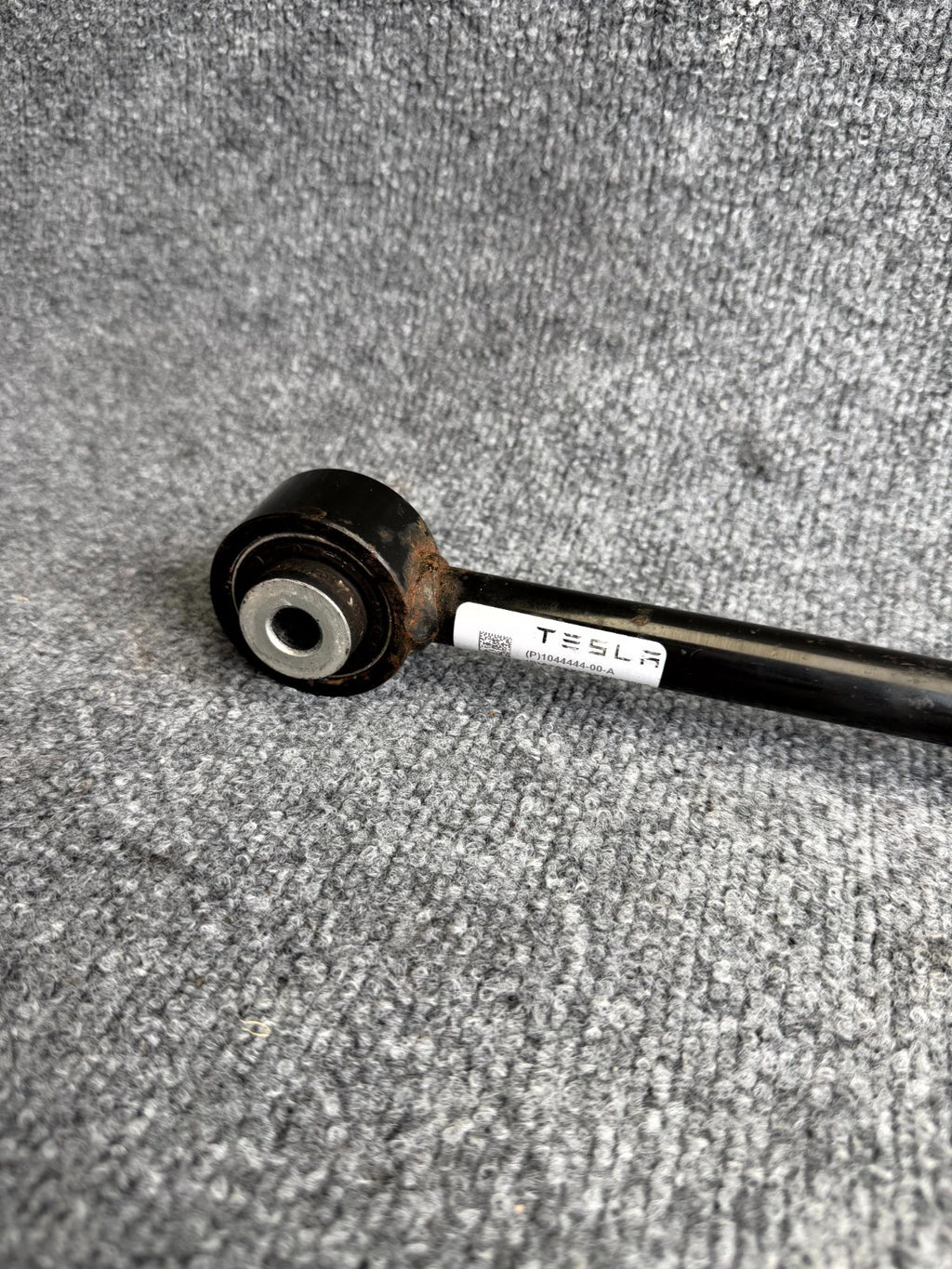2017 – 2023 TESLA MODEL 3 REAR LEFT OR RIGHT LOWER CONTROL ARM OEM, 1044444-00-A