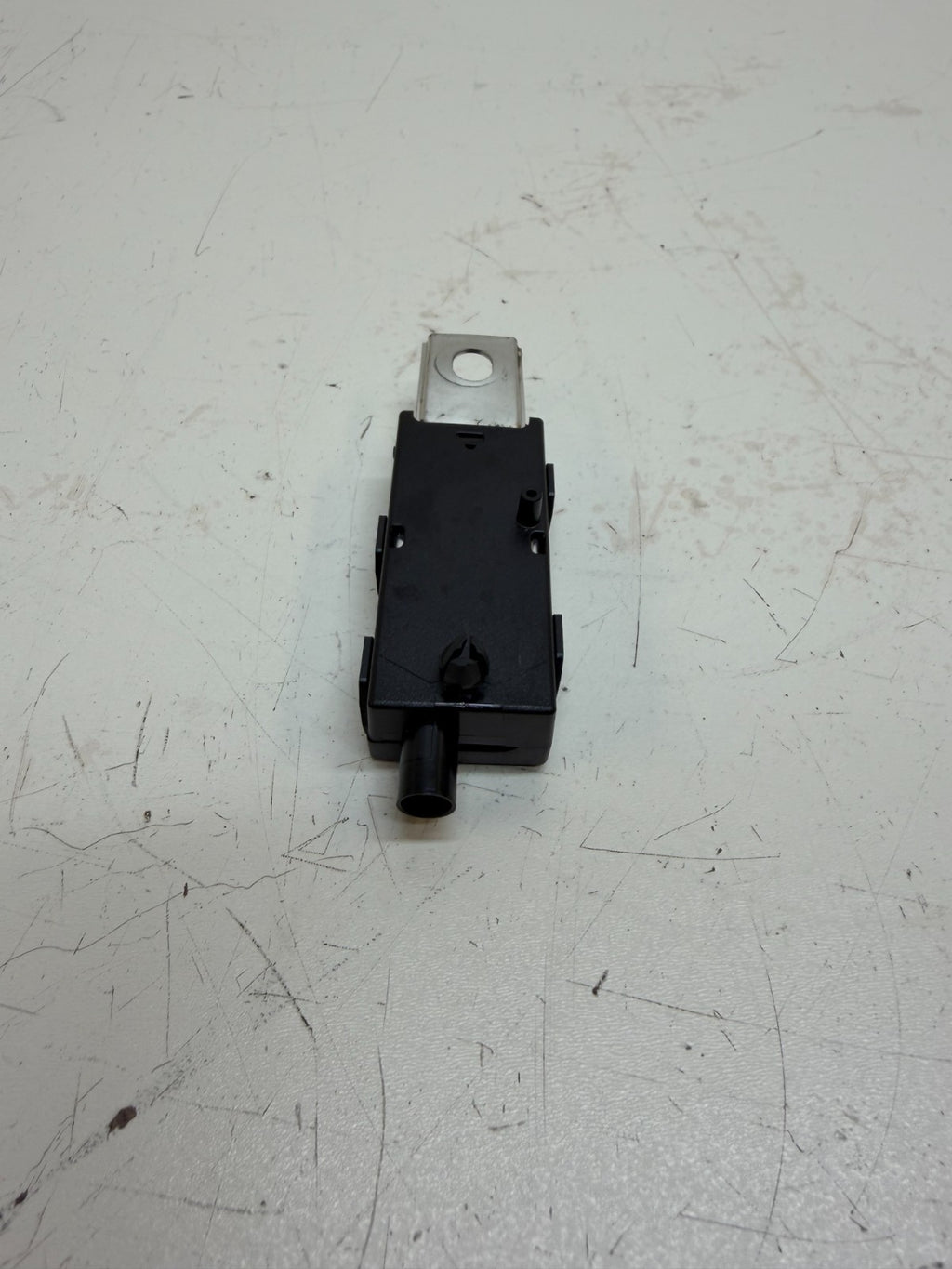 2020-2024 TESLA MODEL Y REAR ANTENNA AMPLIFIER FM RADIO MODULE UNIT 1551330-00-B