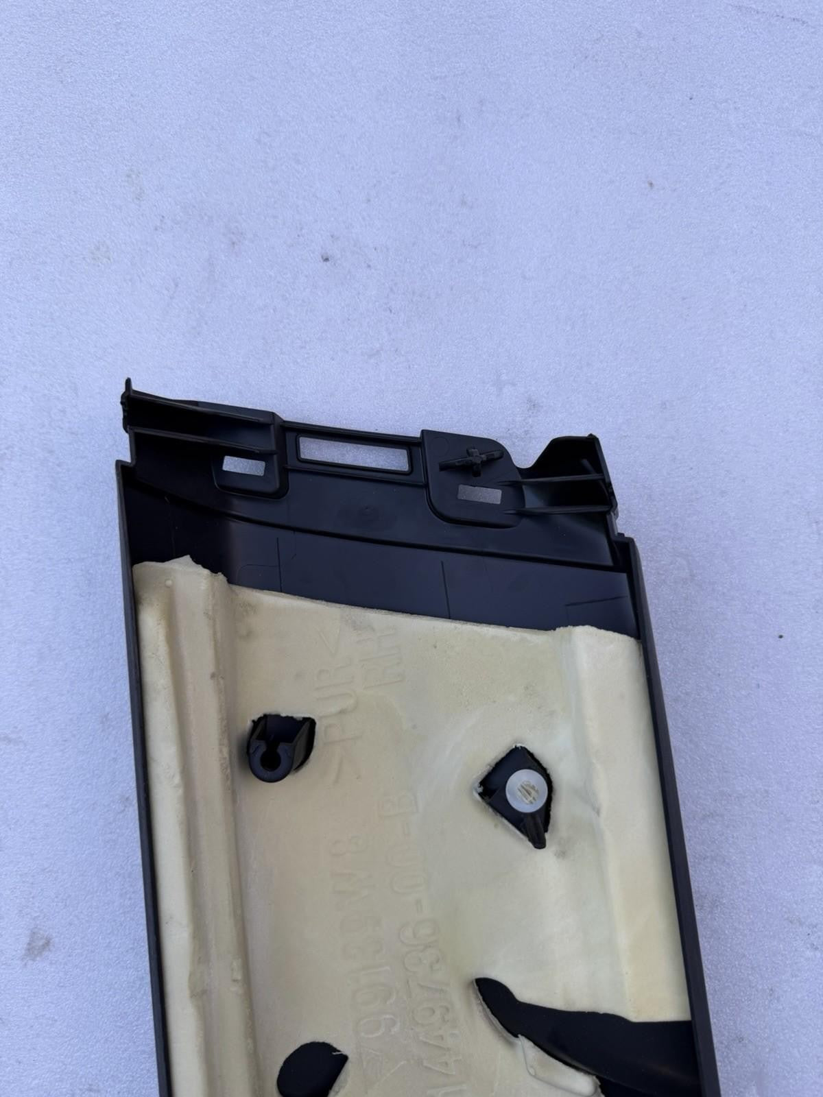 ♦️17-23 TESLA MODEL 3 M3 RIGHT B-PILLAR LOWER TRIM COVER PANEL OEM, 1086299-00-I
