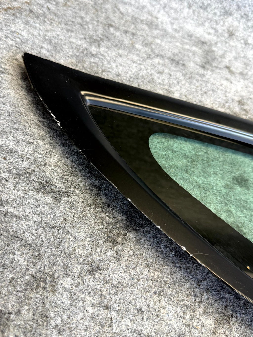 ♦️17-23 TESLA MODEL 3 REAR RIGHT QUARTER WINDOW GLASS W/ MOLDING OEM, 43R-011570